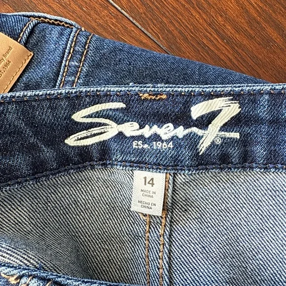 Slim Straight Jean - Picture 2 of 5